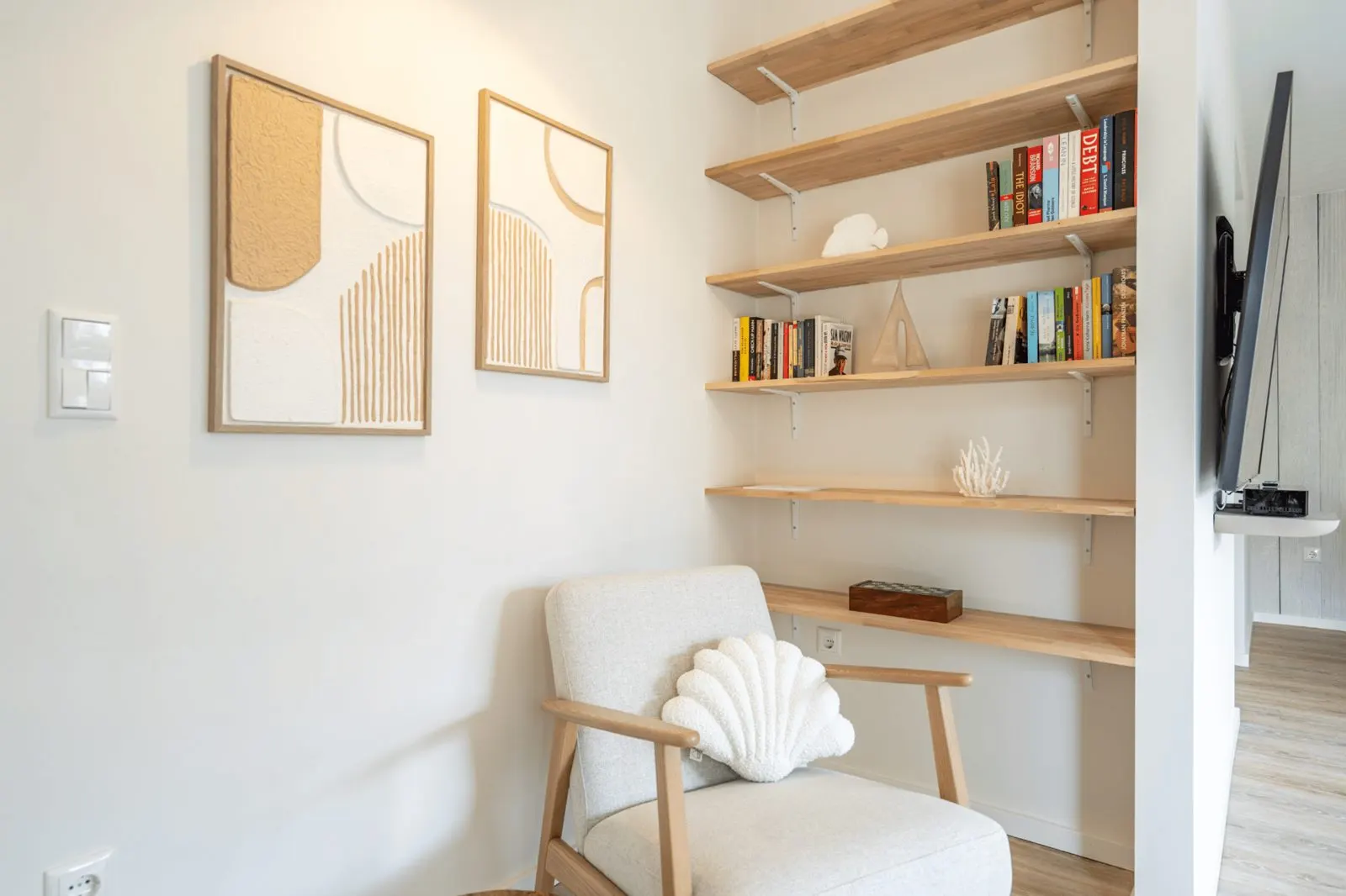 Living room 4