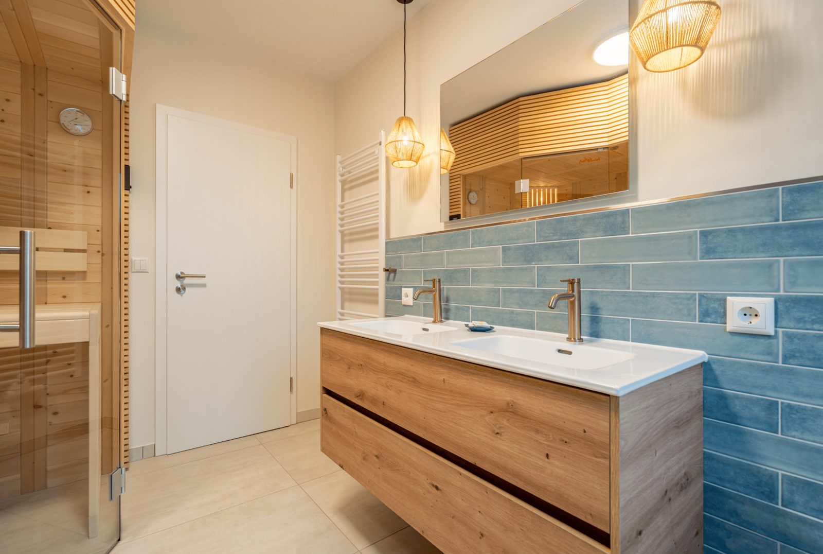 Sauna & Dusche 4